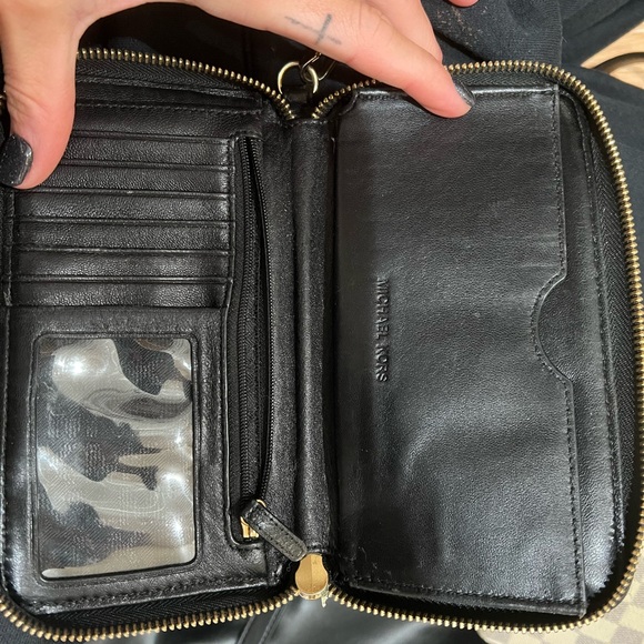 Wristlet MK - Picture 2 of 3